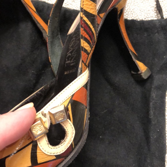 Vintage GIANNI VERSACE Slingback Heels Geometrical Sandal Size 35.5, 3” heel - Picture 2 of 8